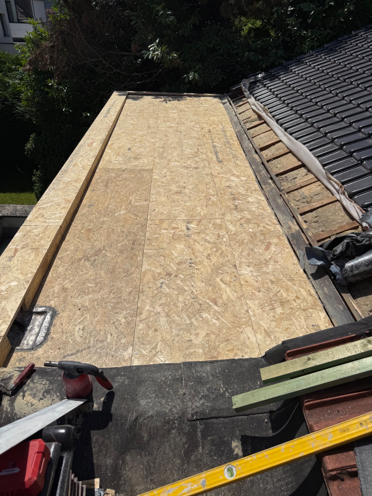 Nouveau plancher en panneaux OSB pour toiture plate